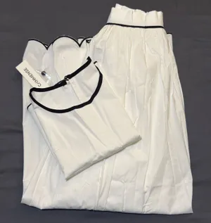 Commense Scallop Trim Color Block Sleeveless Skirt Set in Size Small thumbnail 1
