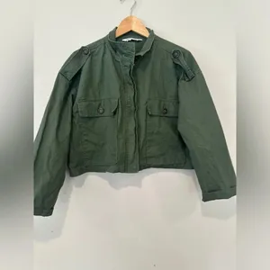 Zara military green Utility cropped jacket women size Medium thumbnail 9