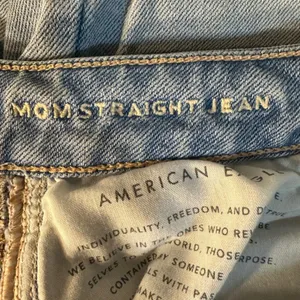 American Eagle Jeans Size 6 Regular Inseam 27 inches Mom Straight Stretch thumbnail 12
