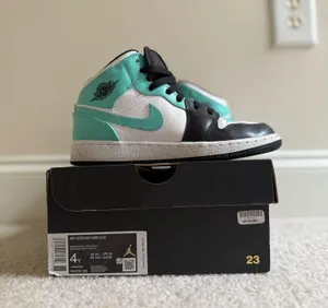 Air Jordan 1 Mid thumbnail 1