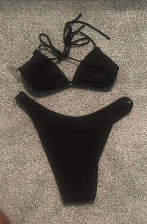 garage bikini  thumbnail 2