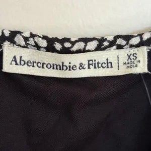 Abercrombie‎ & Fitch Womens Pebble Print Tie Front Crop Top Black White XS NWT thumbnail 4