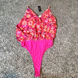 Lulus Pink Floral Surplice Bodysuit Braided Straps Small NWT Summer‎ Tropical thumbnail 7