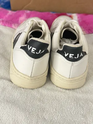 Veja Women's Running Shoes Size 7 thumbnail 3