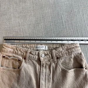 Abercrombie & Fitch Curve Love Grunge Workwear Style Bleach & Grease Stain Jeans thumbnail 7