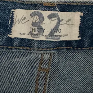 We The‎ Free The Lasso Distressed Jeans Size 32 EUC thumbnail 4