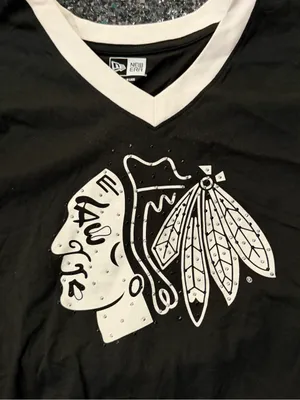 Women's New Era Black Chicago Blackhawks Game Day Rhinestuds T-Shirt XL NWT thumbnail 2