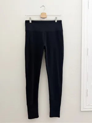 ALO High-Waist Alosoft Lounge Legging in Black Size L thumbnail 2