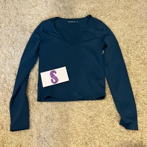 Abercrombie Soft And Cozy V Neck Long Sleeve Size Small thumbnail 1