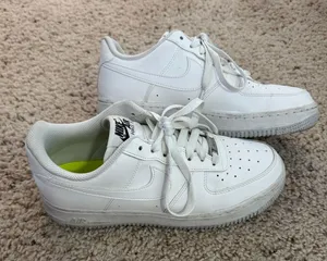 Nike White Air Force 1 thumbnail 1