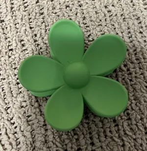 SheIn Green Flower Accessory thumbnail 1