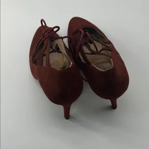 Stylish Burgundy Lace thumbnail 16