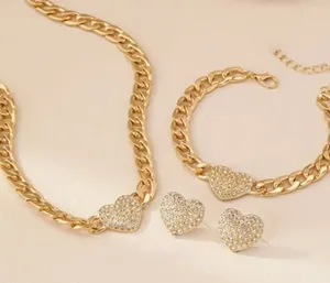 Sparkling Gold Heart Jewelry Set thumbnail 4