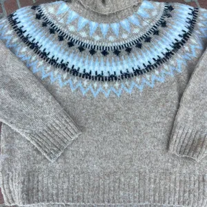 H&M Tan and cream knit oversized turtleneck sweater sz M thumbnail 3