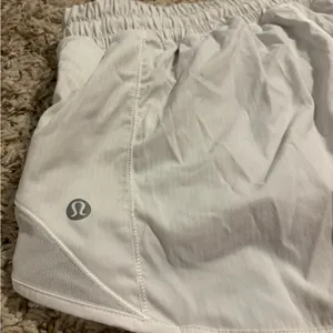 Lululemon white hotty hots 2.5” thumbnail 3