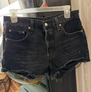 Levi’s Shorts thumbnail 1