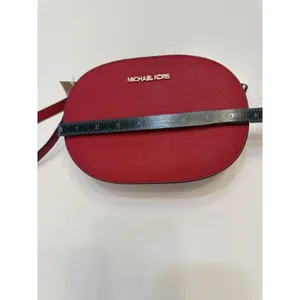 NWT Michael Kors Jet Set Travel Oval Crossbody Bag Red Zip Gold Hardware Strap thumbnail 8
