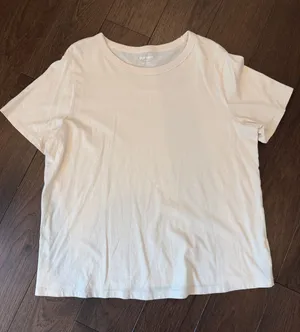 Old Navy EveryWear Crew-Neck T-Shirt in Off White - Size Large - C4-116 thumbnail 1