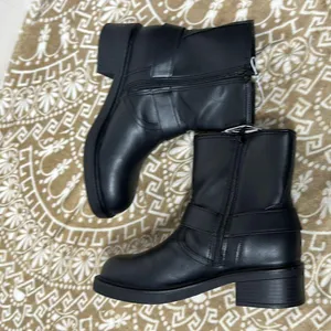 Universal Threads Black Combat Boots with Silver Hardware thumbnail 3