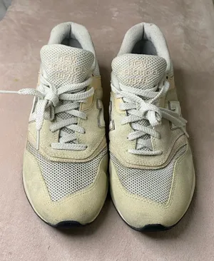 New Balance 997H Sneakers shoes size women 10 men’s 8.5 thumbnail 1