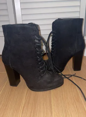 Black Booties Sz 8.5 thumbnail 1