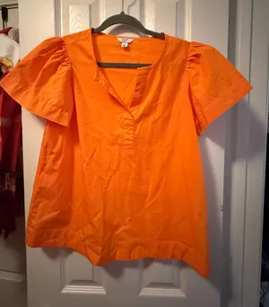 NWOT Crown & Ivy XS top thumbnail 1