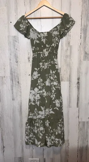 Just Found Olive Green Floral Maxi Dress Womens Size Small S Cutout Smocked Tier thumbnail 1