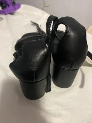 No Boundaries Black Ankle-Strap Block Heel Sandals - Minimalist Open-Toe thumbnail 2