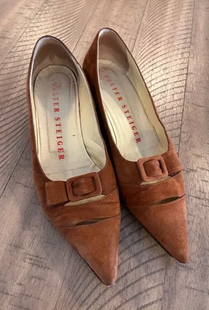 Vintage Walter Steiger Tan Suede Pointed Toe Buckle Pumps Size 7.5 Made in Italy thumbnail 1