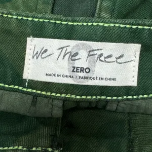 Free People We‎ The Free Commander Cutoff Denim Camo Shorts Military Green Cargo thumbnail 7