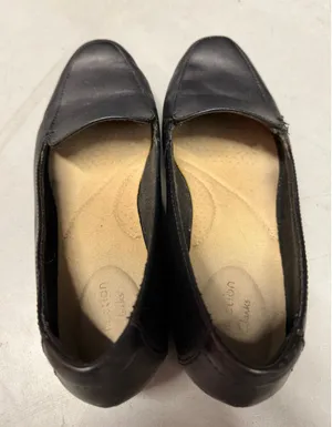 Clarks Black Leather Loafers Size 7 thumbnail 1