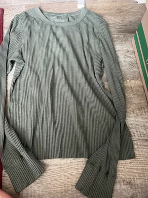NWT aerie Ribbed Long-Sleeve Crewneck Top - Olive thumbnail 5