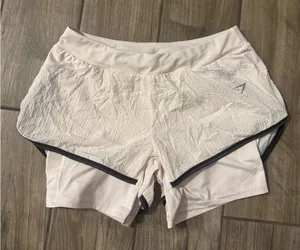 Gymshark 🦈 Women's 🤍 Athletic Shorts size small white thumbnail 1