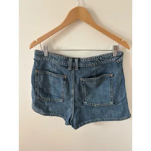 We The Free Free People Blue Denim Utility Patch Pocket Shorts Size 30 thumbnail 2