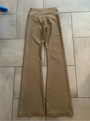 A&F Your Personal Best Sculptlux Flare Leggings | Taupe thumbnail 3