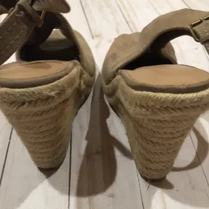 Universal Threads tan open toe wedge sandal thumbnail 6