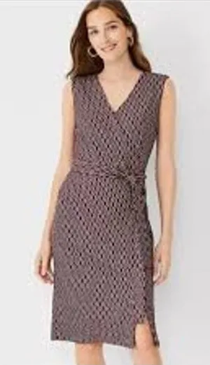 Ann Taylor Petites EUC Womens Burgundy Maroon Chain Print Belted Sheath Dress 6P thumbnail 1