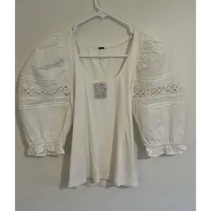 Free People NWT $68 Something Special Top White Ribbed Knit Puff Sleeve Ruffle thumbnail 3