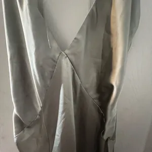 Missguided Satin Slip Dress High Side Slit Size 6 Olive/Kiwi Green thumbnail 4