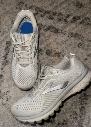 Brooks Ghost 12 Running Shoes thumbnail 1
