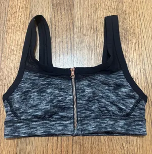 Lululemon Sports Bra Size 4 thumbnail 1