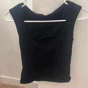 ⭐️REFORMATION BLACK TANK thumbnail 1