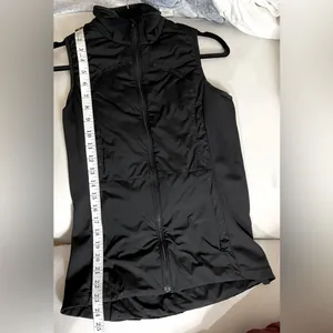 Lululemon Run For Cold Vest PrimaLoft Stretch Glide Material in Black Size 6 thumbnail 16