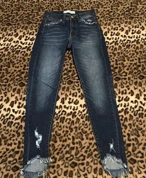 KanCan Jeans Mid Rise Ankle Distressed Skinny Jeans Women’s Size 0 /… thumbnail 1