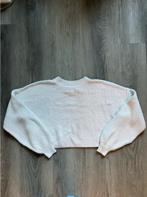 Hollister White Cropped Knit Sweater Size M thumbnail 2