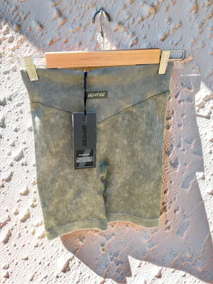 NWT Bo+Tee Seamless Ribbed Biker Shorts - Khaki - Size Small thumbnail 2