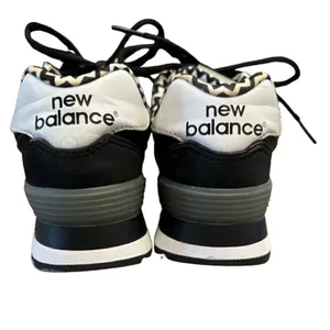 New Balance 574 Black & White Sneakers Women’s Size 5 thumbnail 5