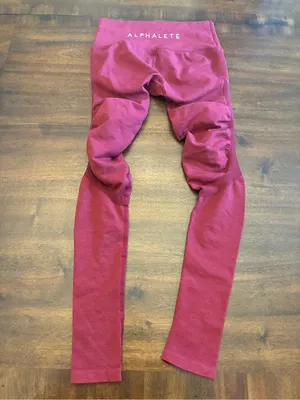 Alphalete Leggings Women’s Medium Red Burgundy Full Length Athletic Mild Pilling thumbnail 3