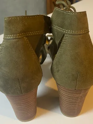 Naturalizer "London" Strappy Sandal Olive Green Sz 8.5M 2.75‎ in heel stacked thumbnail 3