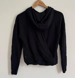 Lululemon Tech Lux Pullover Size 4 Black Hoodie Sweatshirt Wonen’s Small thumbnail 1